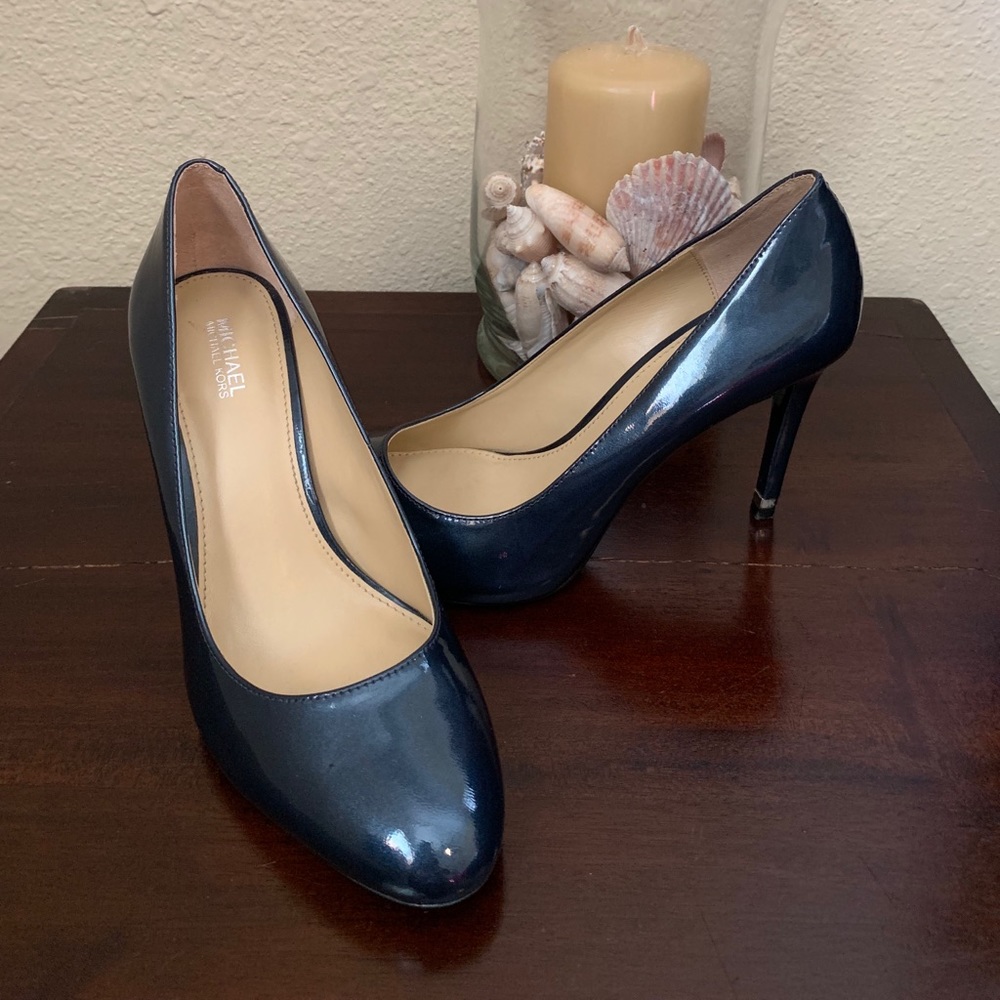 Michael Kors Navy Blue Patent Leather Heels-Sz: 7M
